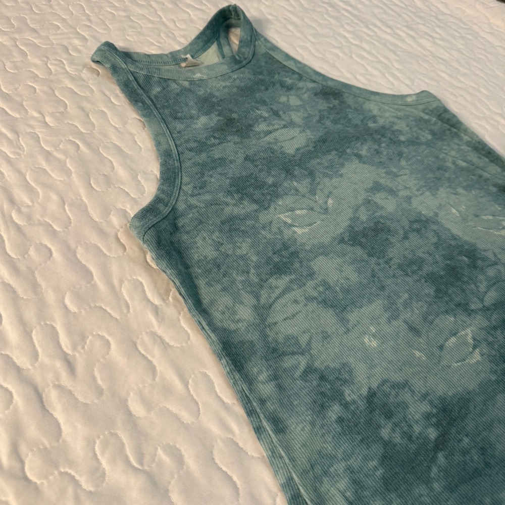 Old Navy Tank Top Women S Blue Ultralite Go-Dry Tie-Dye Racerback Ribbed active